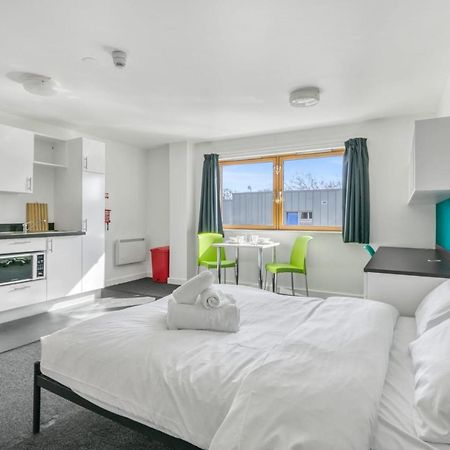 Bright & Central Studio In Luton, Sleeps 2 루턴 외부 사진