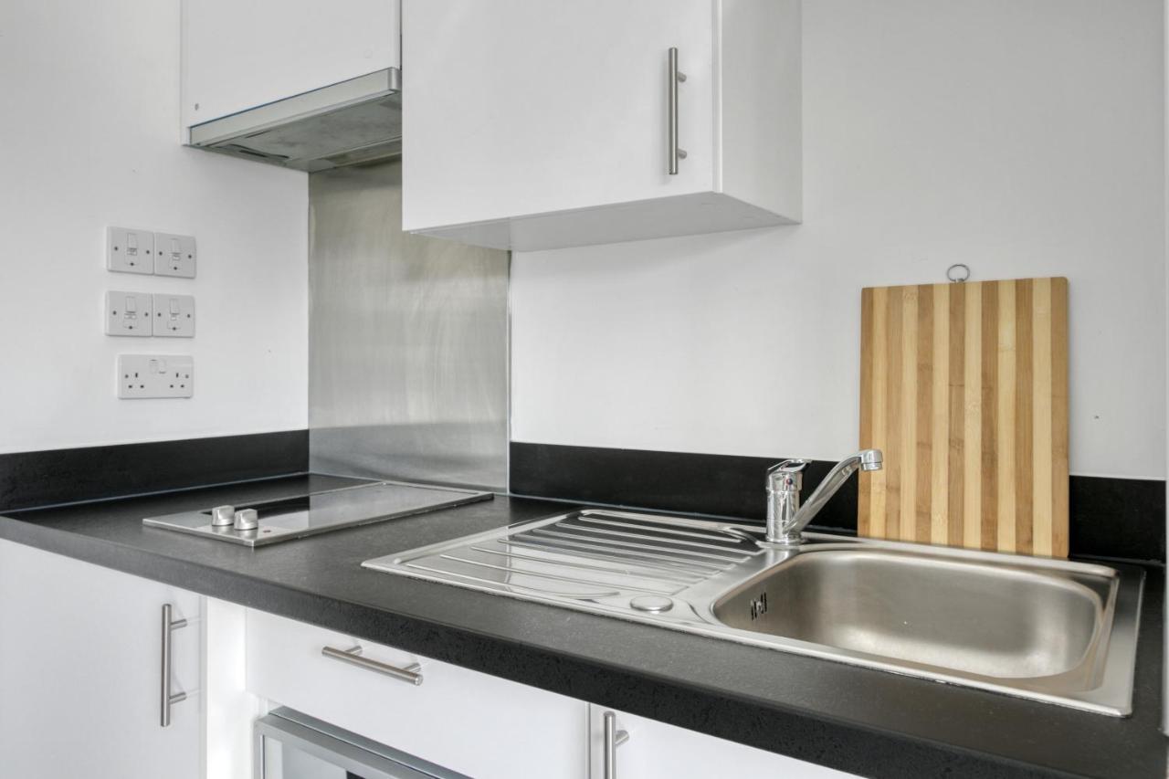 Bright & Central Studio In Luton, Sleeps 2 루턴 외부 사진