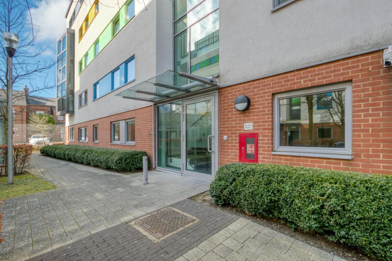 Bright & Central Studio In Luton, Sleeps 2 루턴 외부 사진
